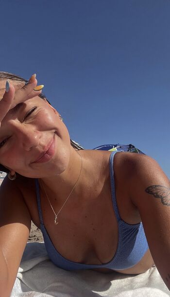 Abril carnevalle leaked private photo uncensored HD quality