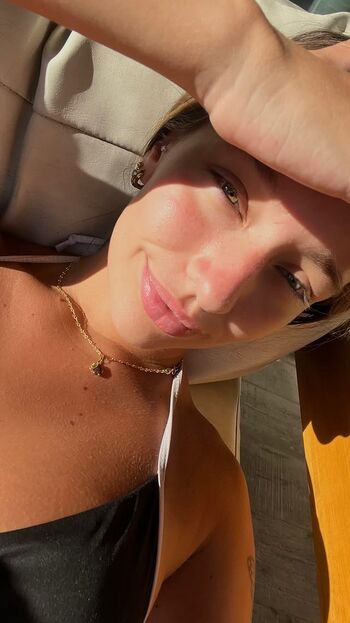 Abril carnevalle leaked private photo uncensored HD quality