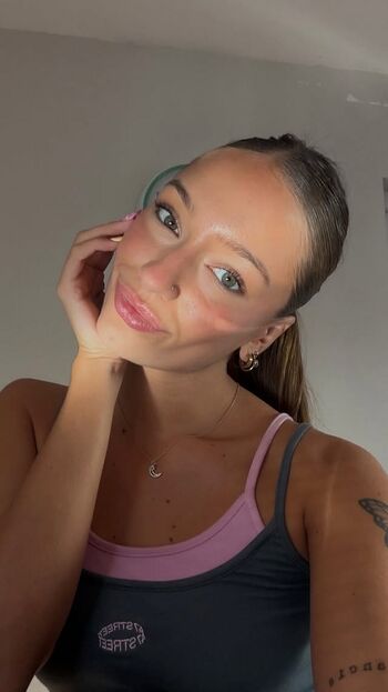 Abril carnevalle leaked private photo uncensored HD quality