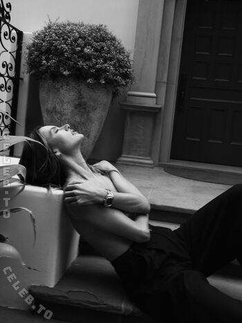 Alessandra ambrosio  page leaked private photo uncensored HD quality