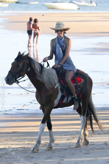 Alessandra ambrosio  page leaked private photo uncensored HD quality