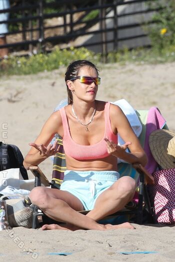 Alessandra ambrosio  page leaked private photo uncensored HD quality