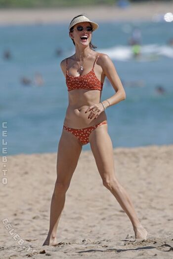 Alessandra ambrosio  page leaked private photo uncensored HD quality