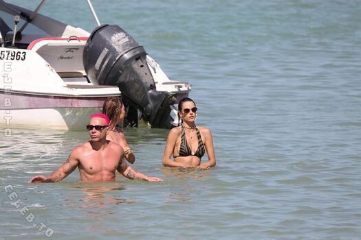 Alessandra ambrosio  page leaked private photo uncensored HD quality