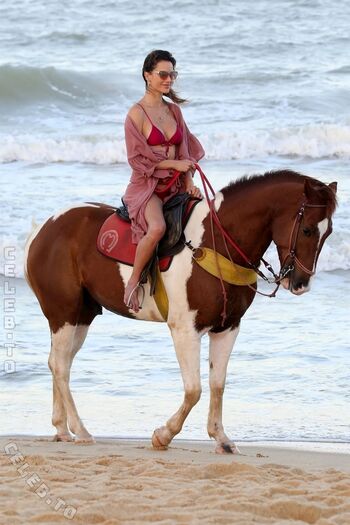 Alessandra ambrosio  page leaked private photo uncensored HD quality