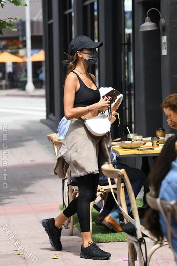 Alessandra ambrosio  page leaked private photo uncensored HD quality