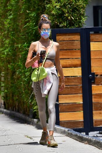 Alessandra ambrosio  page leaked private photo uncensored HD quality