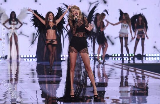 Alessandra ambrosio  page leaked private photo uncensored HD quality