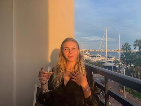 Amanda anisimova page leaked private photo uncensored HD quality
