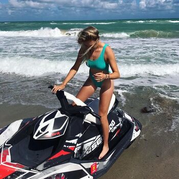 Amanda anisimova page leaked private photo uncensored HD quality
