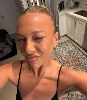 Amanda anisimova page leaked private photo uncensored HD quality