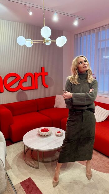 Amanda holden  page leaked private photo uncensored HD quality