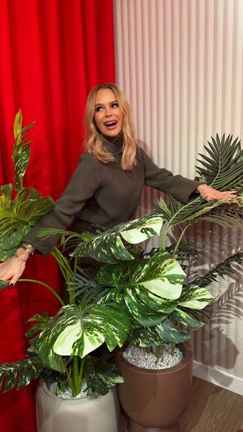 Amanda holden  page leaked private photo uncensored HD quality