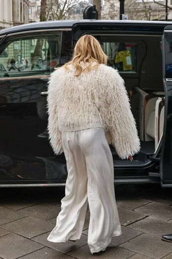 Amanda holden  page leaked private photo uncensored HD quality