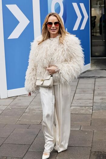 Amanda holden  page leaked private photo uncensored HD quality