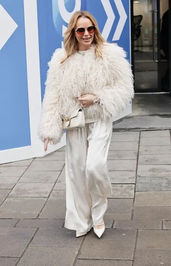 Amanda holden  page leaked private photo uncensored HD quality