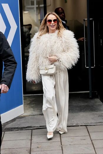 Amanda holden  page leaked private photo uncensored HD quality