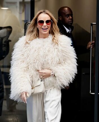 Amanda holden  page leaked private photo uncensored HD quality