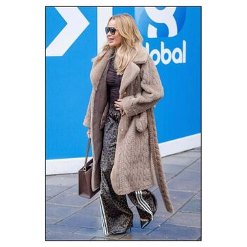 Amanda holden  page leaked private photo uncensored HD quality