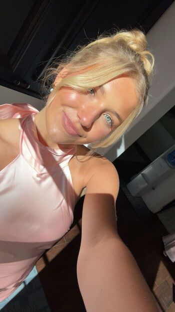 Aniela leon page leaked private photo uncensored HD quality