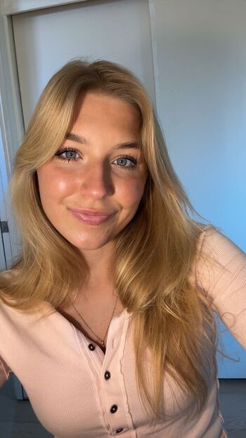 Aniela leon page leaked private photo uncensored HD quality