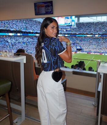 Antonela roccuzzo wifelionel messi leaked private photo uncensored HD quality