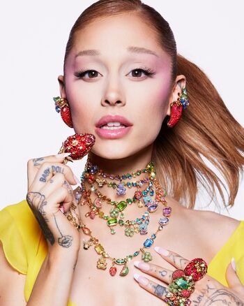 Ariana grande  page leaked private photo uncensored HD quality