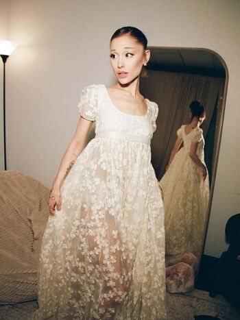 Ariana grande  page leaked private photo uncensored HD quality