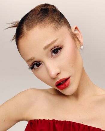 Ariana grande  page leaked private photo uncensored HD quality