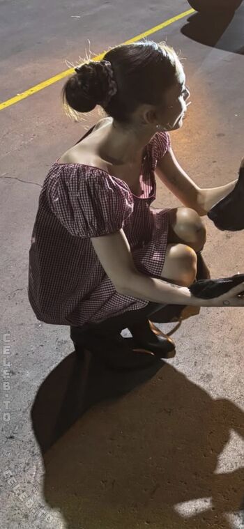 Ariana grande  page leaked private photo uncensored HD quality