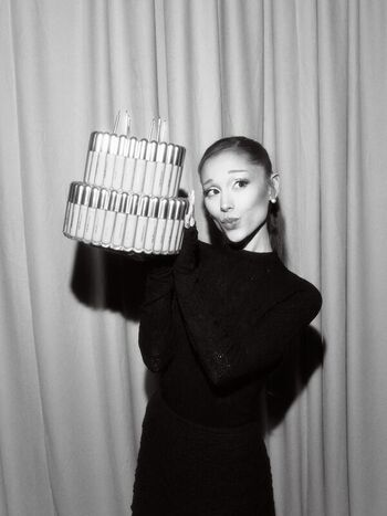 Ariana grande  page leaked private photo uncensored HD quality