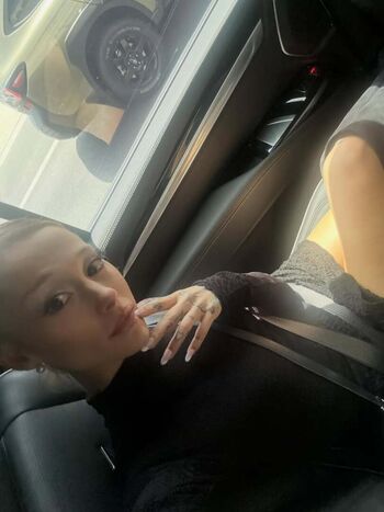 Ariana grande  page leaked private photo uncensored HD quality
