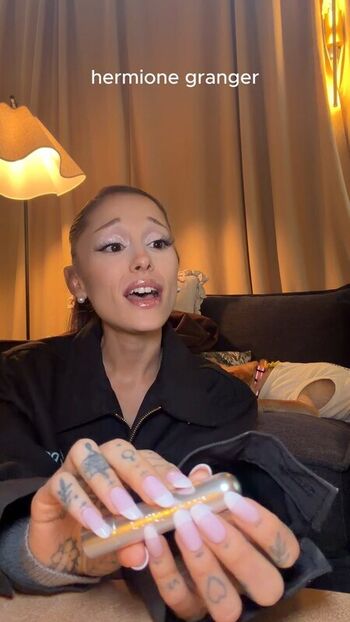 Ariana grande  page leaked private photo uncensored HD quality