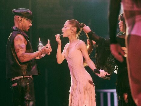 Ariana grande  page leaked private photo uncensored HD quality