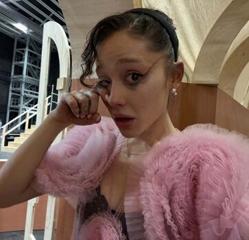 Ariana grande  page leaked private photo uncensored HD quality