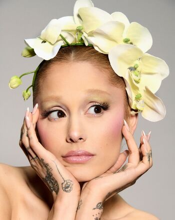 Ariana grande  page leaked private photo uncensored HD quality