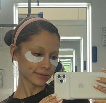 Ariana grande  page leaked private photo uncensored HD quality