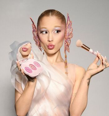 Ariana grande  page leaked private photo uncensored HD quality