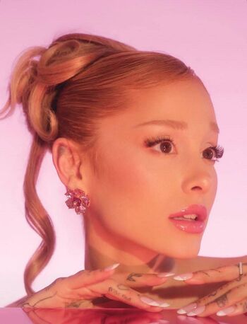 Ariana grande  page leaked private photo uncensored HD quality