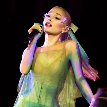 Ariana grande  page leaked private photo uncensored HD quality