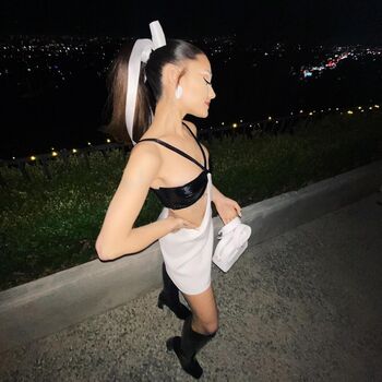 Ariana grande  page leaked private photo uncensored HD quality