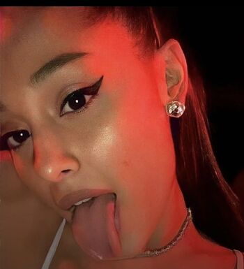 Ariana grande leaked private photo uncensored HD quality