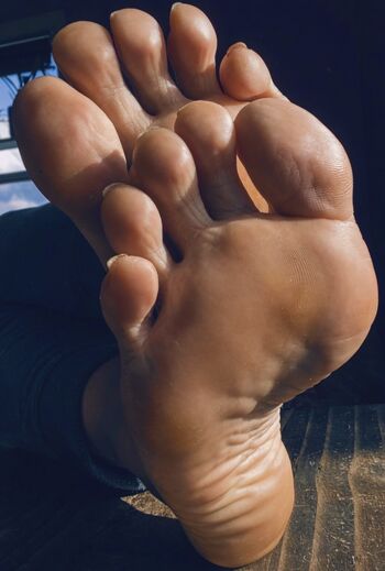 Bare feet page leaked private photo uncensored HD quality