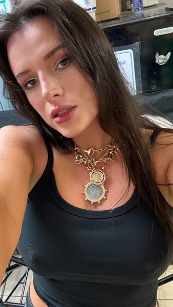 Bella thorne  page leaked private photo uncensored HD quality