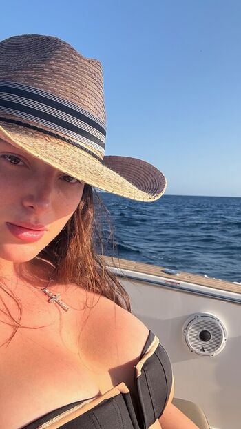 Bella thorne  page leaked private photo uncensored HD quality