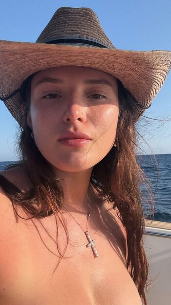 Bella thorne  page leaked private photo uncensored HD quality