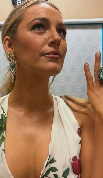 Blake lively page leaked private photo uncensored HD quality