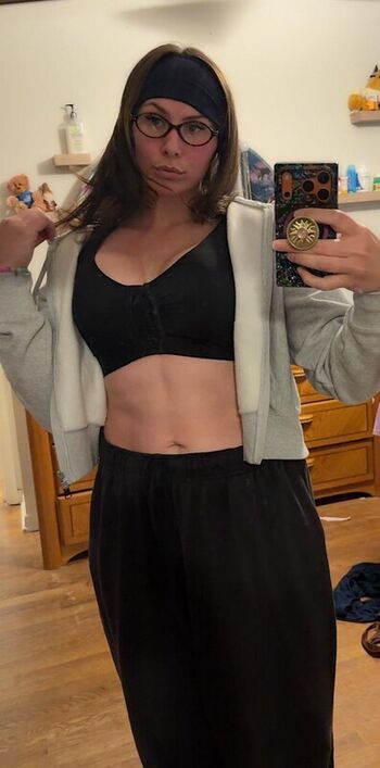 Brittsprettypeach leaked private photo uncensored HD quality