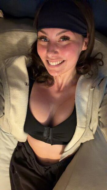 Brittsprettypeach leaked private photo uncensored HD quality