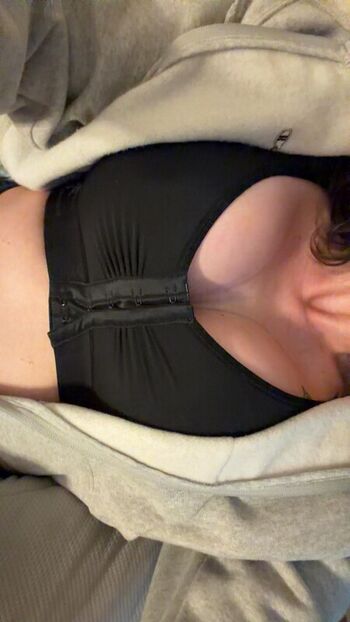 Brittsprettypeach leaked private photo uncensored HD quality